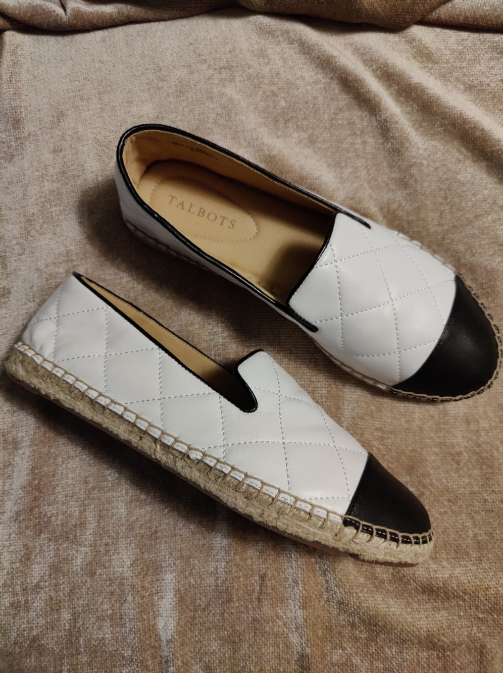 New 🆕 Talbots White Quilted Espadrille Slip-On with Black Cap Toe, Sz 8